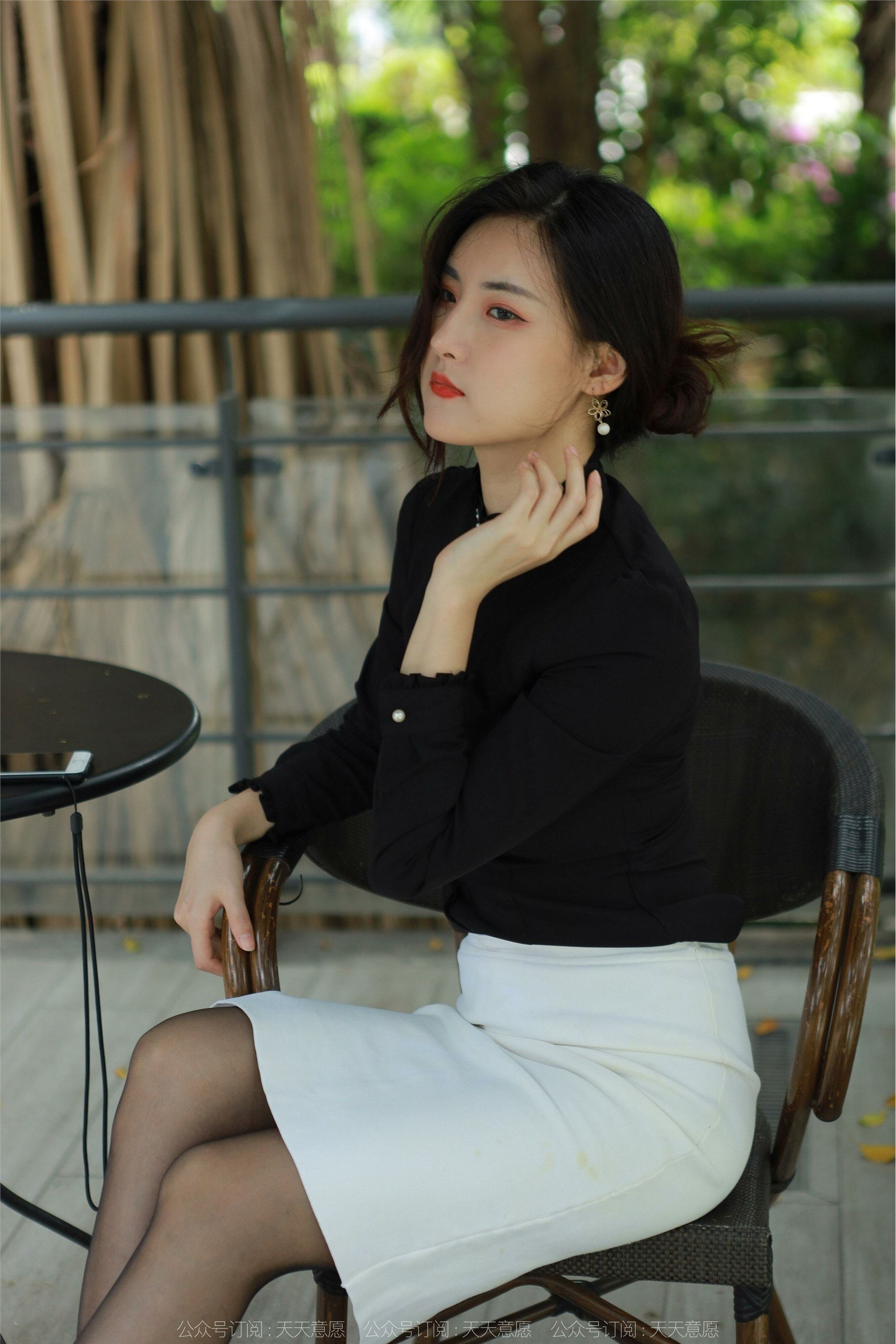 IESS异思趣向  2022.05.15 丝享家 1089：小宝《黑丝黑衬衣》